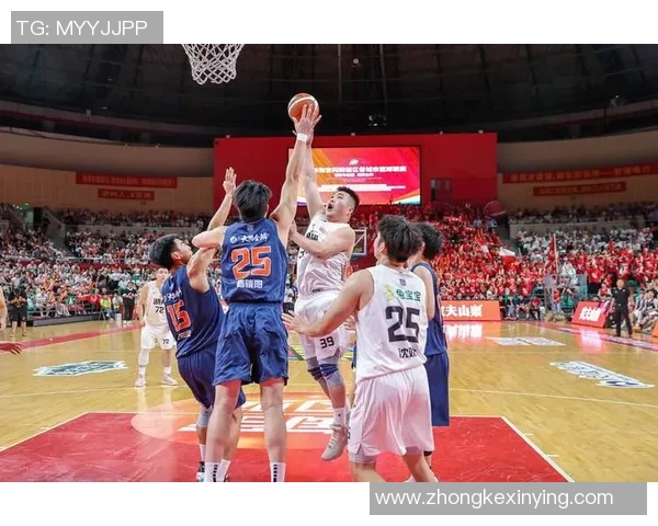 南京篮球队在世界锦标赛中的拼搏历程与辉煌成就全景回顾